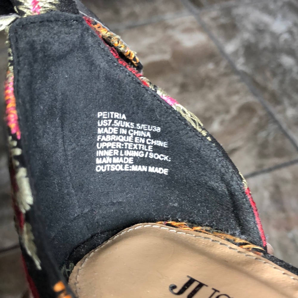Embroidered Heels - Picture 5 of 5